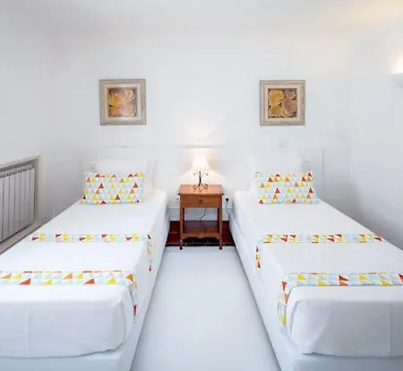 Sleeps 10 Pool Air Con Villa