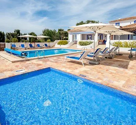 Sleeps 10 Pool Air Con