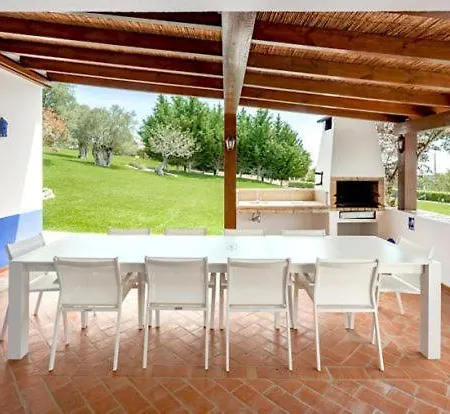 Villa Sleeps 10 Pool Air Con